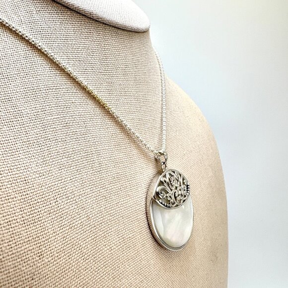 Sterling Silver 925 Mother of Pearl Scroll Pendant Necklace Size 23.5" Length - Picture 3 of 16